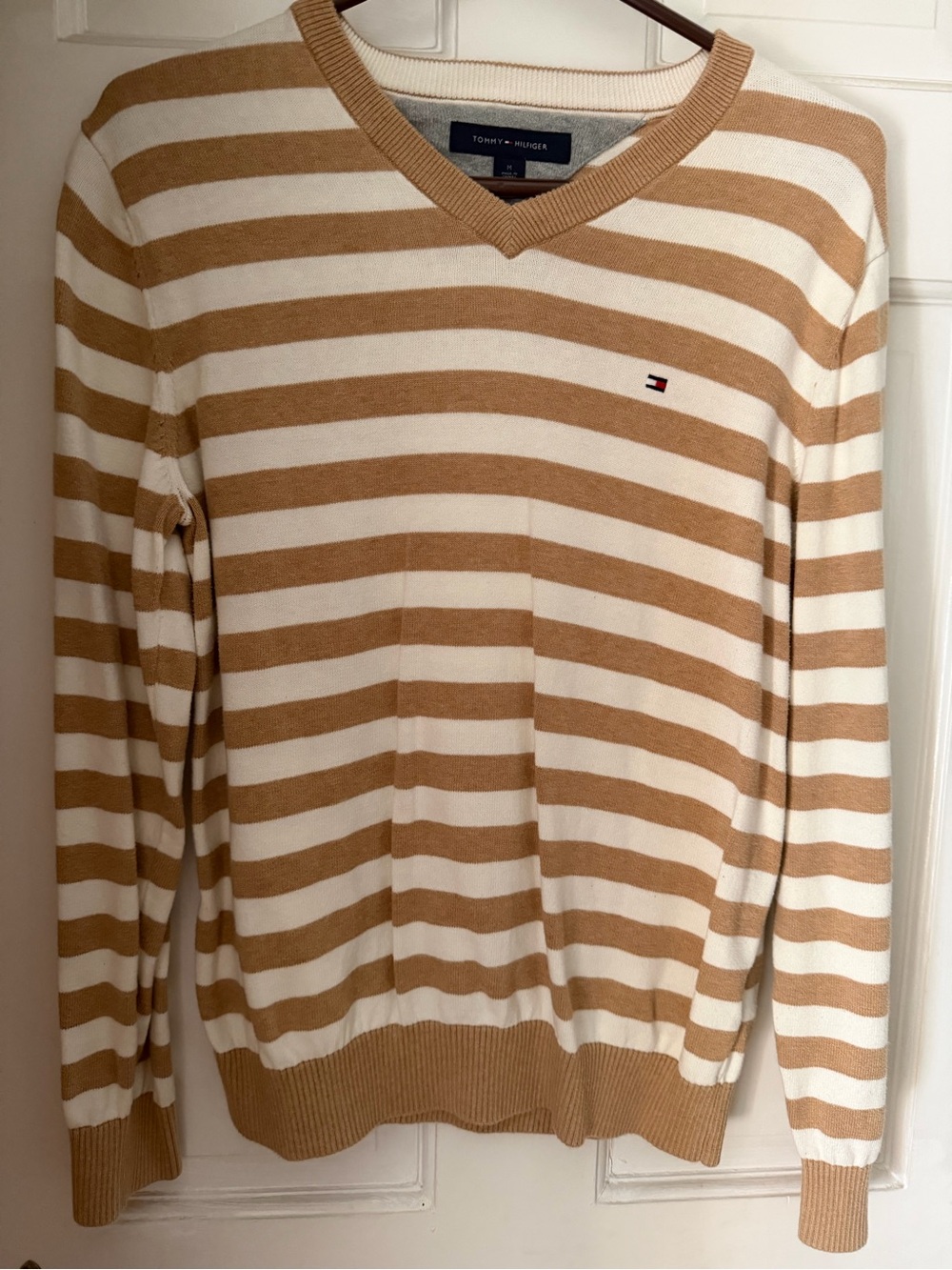 Tommy Hilfiger Men’s Cream and Tan Striped V-Neck Sweater
